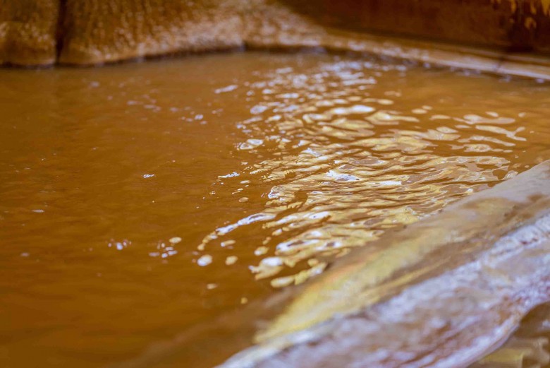 花山温泉にごり湯