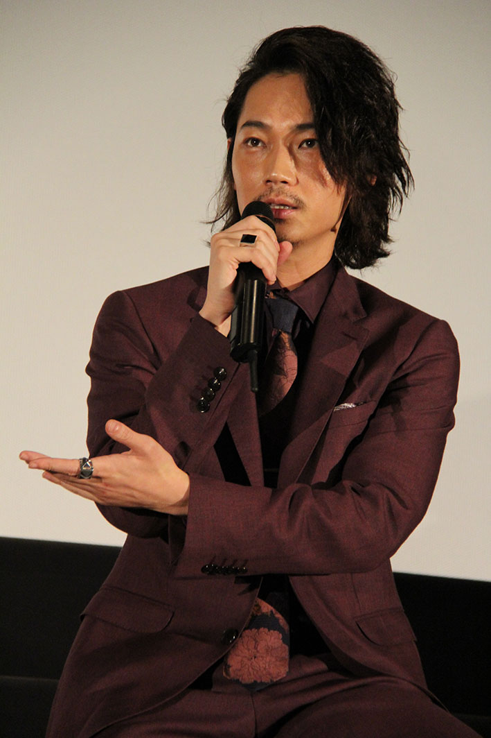 綾野剛さん来和 主演映画舞台あいさつで - ロカルわかやま-和歌山県