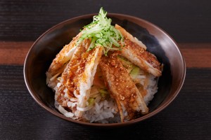 揚げ太刀魚の甘辛丼（1430円）