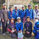 パークゴルフで上位独占の県勢と、木村さん（後列左）、花田さん（前列右から２人目）