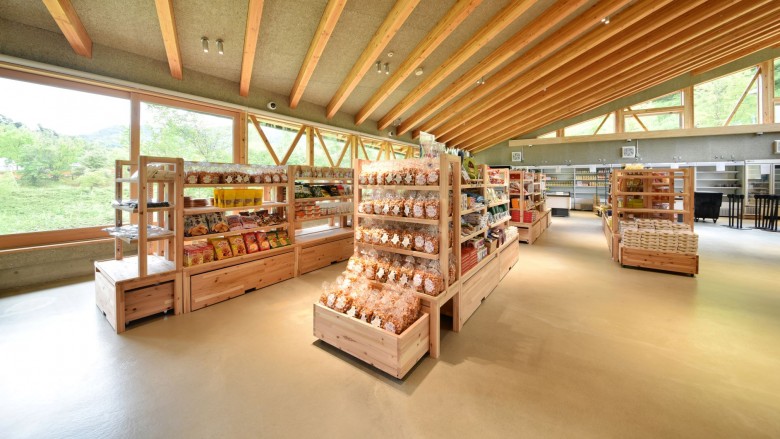 「道の駅 四季の郷公園」 FOOD HUNTER PARK(フードハンターパーク)