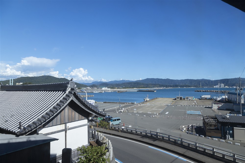 80ESPRESSO WAKAURABASE（ハル・エスプレッソ・ワカウラベース）からの景色