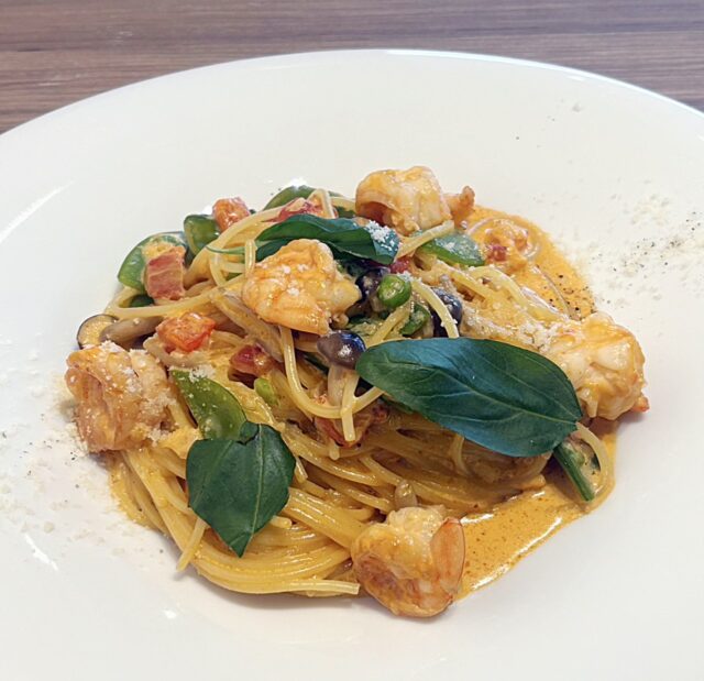 サンクシェールさん海老ときのこのトマトクリームパスタ