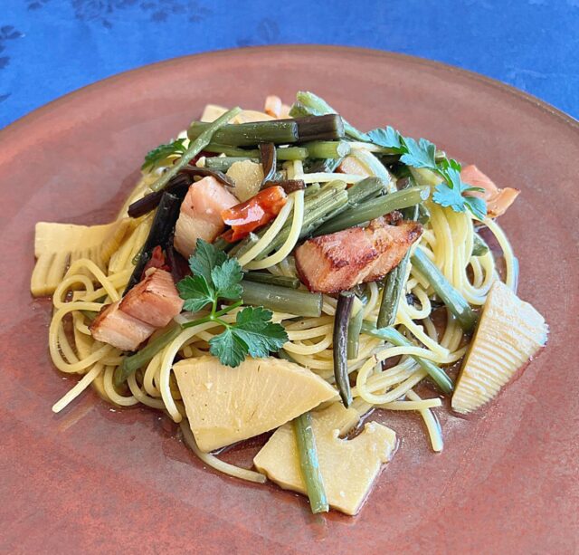 サンクシェールさんベーコン、山菜、筍の和風パスタ