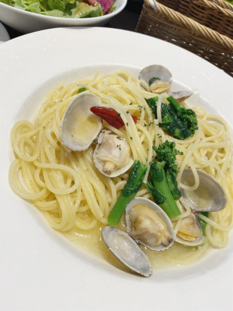 バベーネあさりと菜の花のペペロンチーノ