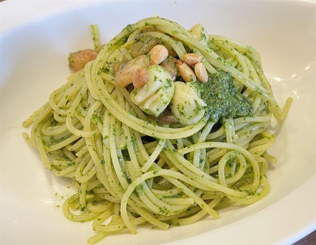 エノトリアさんパスタランチ小貝柱とトマトのジェノベーゼ