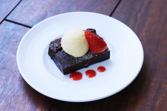 バベーネ　パスタランチのドルチェ・テリーヌショコラジェラード添え