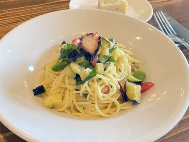 ミラノドゥエのパスタたこと泉州なすのペペロンチーノ