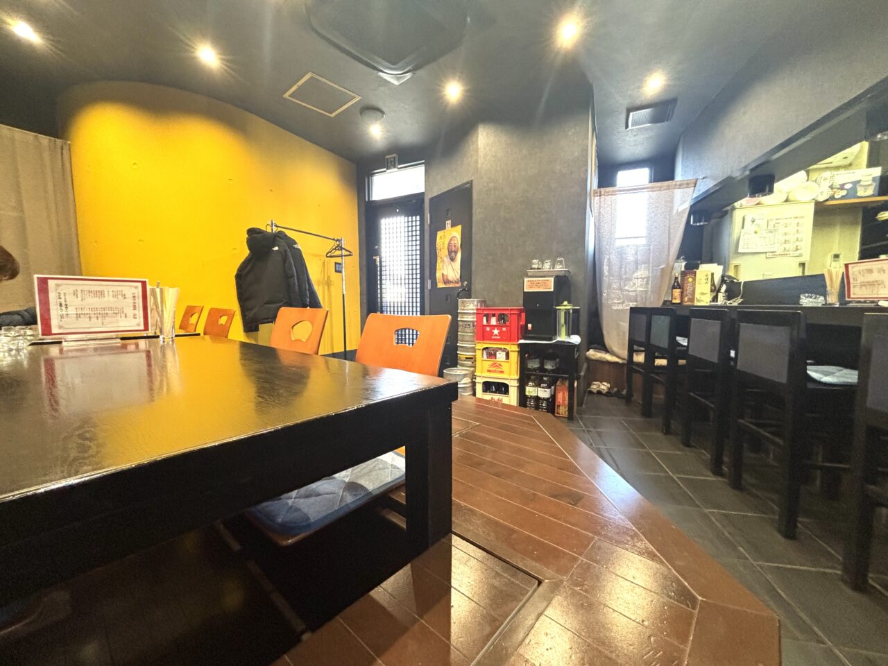 大衆中華酒場高倉の店内