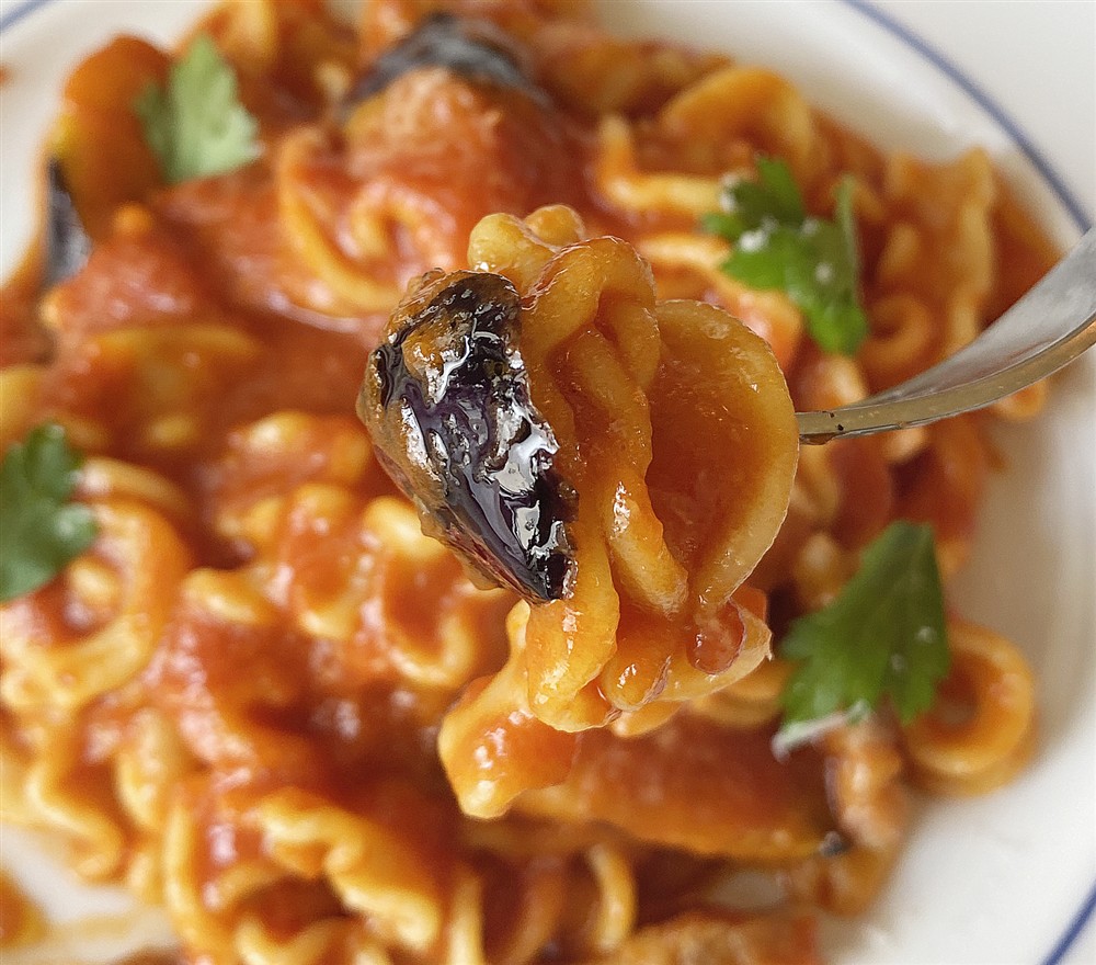 オンザコーナー_パスタ_レジネッテ_トマトソース