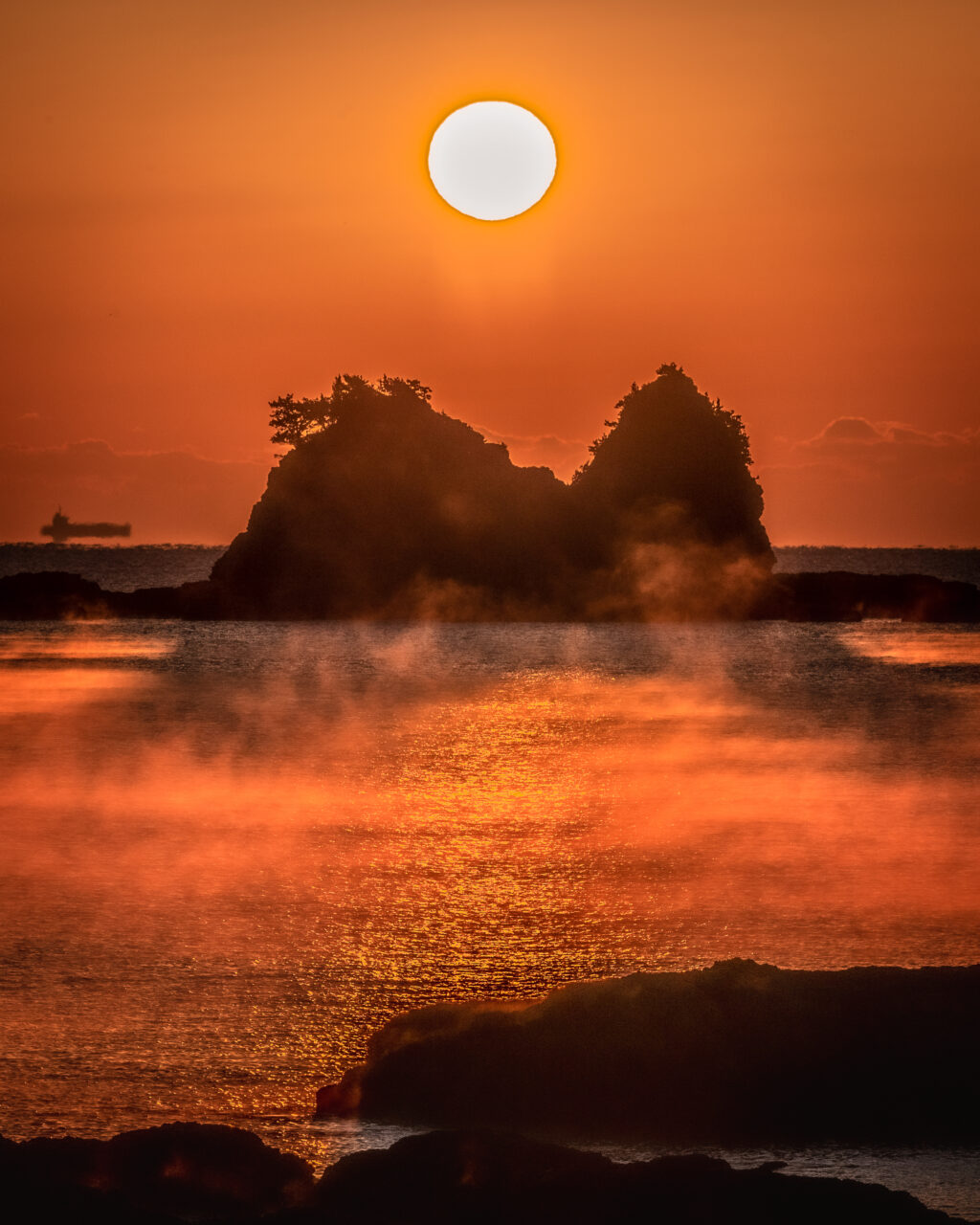 和歌山県串本町荒船海岸の初日の出