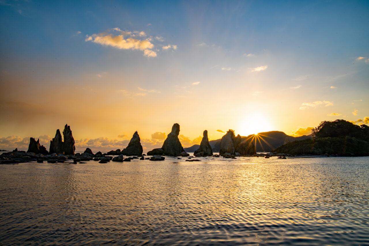 和歌山県串本町橋杭岩の初日の出