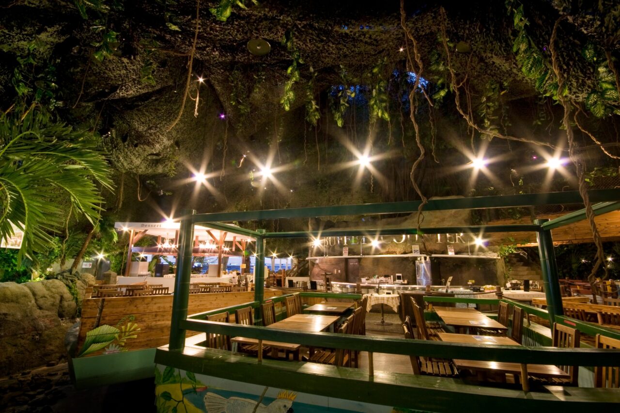 黒潮市場バイキングレストランゴンドワナ店内