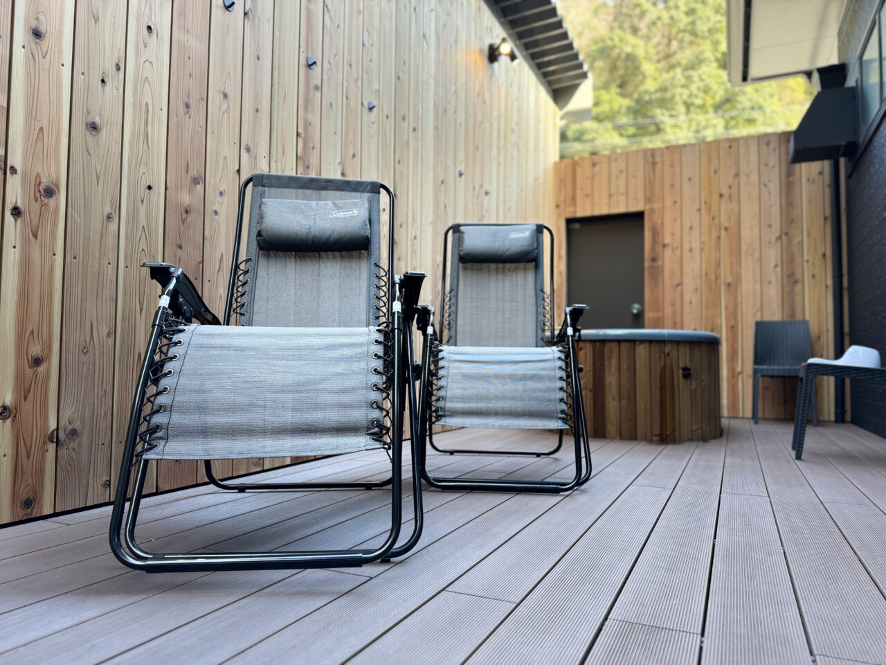 神通温泉サウナ外気浴用チェア