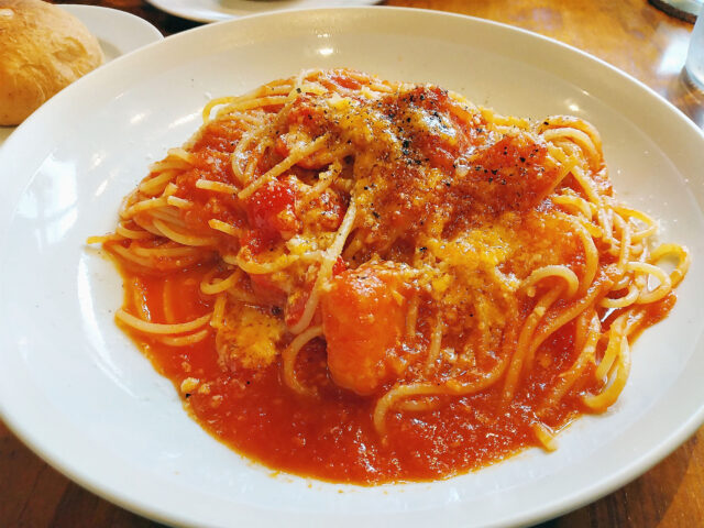 パスタランチ　パステリア・ユニカ　長芋とミニトマトのポモドーロ