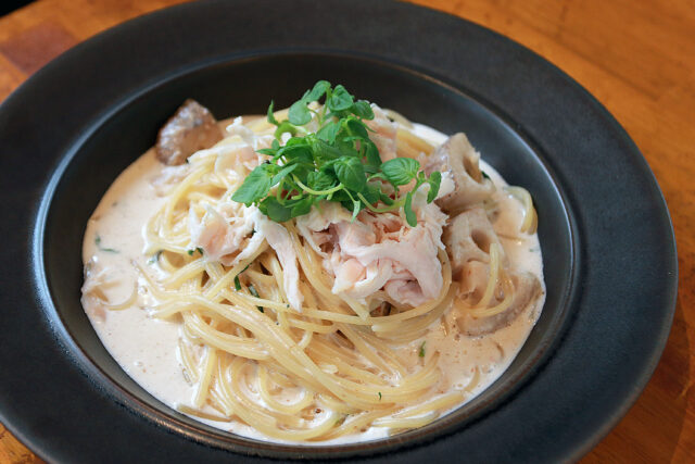 パスタランチ　パステリア・ユニカ　うめどりのウメクリームパスタ