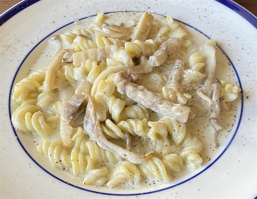 オンザコーナー_パンチェッタとブルーチーズのフジッリ